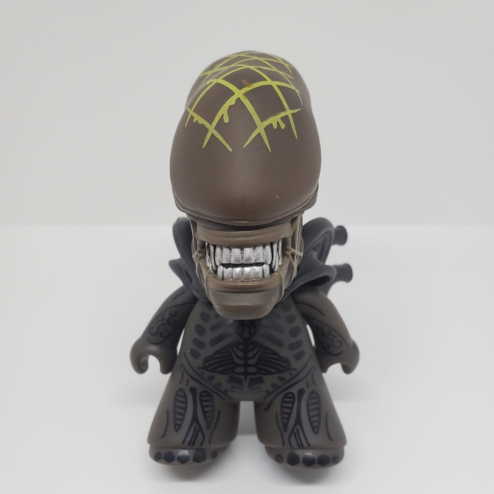 2015 Titans Vinyl Figure Alien VS Predator AVP 4 Inch Movie Sci Fi Figure Toy .